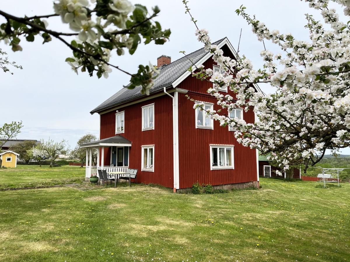 Cozy Red Cottage In The Countryside Outside Vimmerby Gullringen Exterior foto