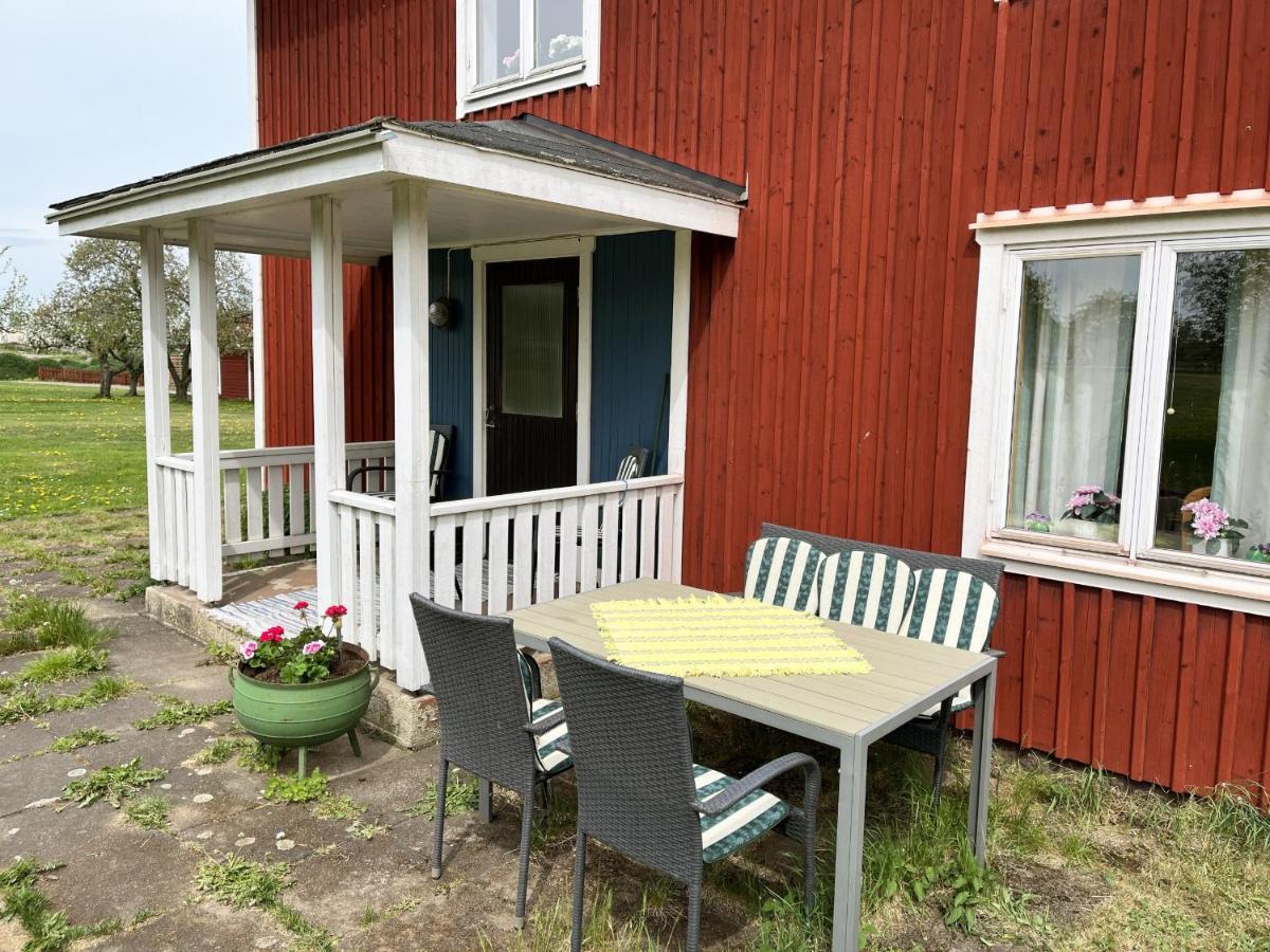 Cozy Red Cottage In The Countryside Outside Vimmerby Gullringen Exterior foto